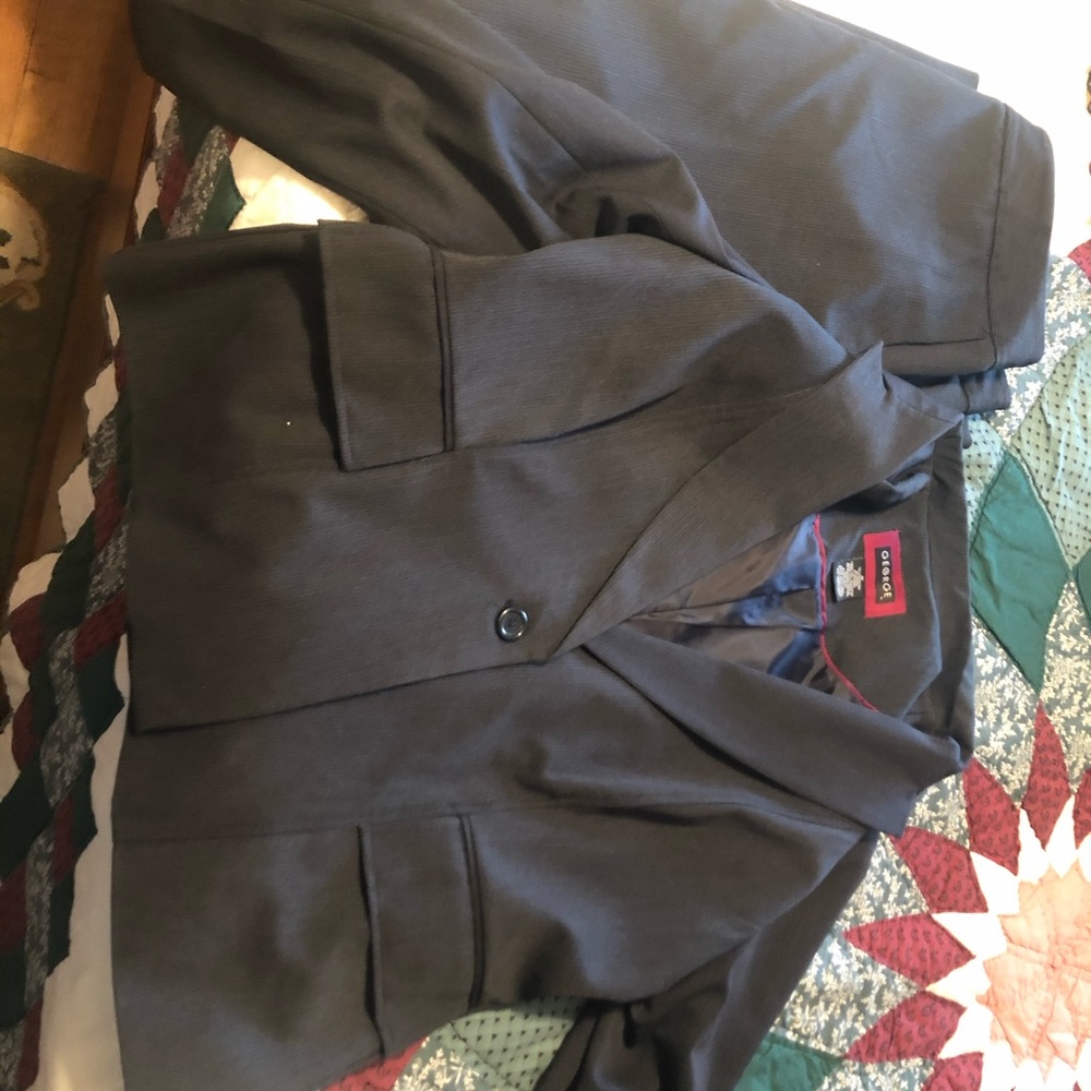 Women’s pant suit